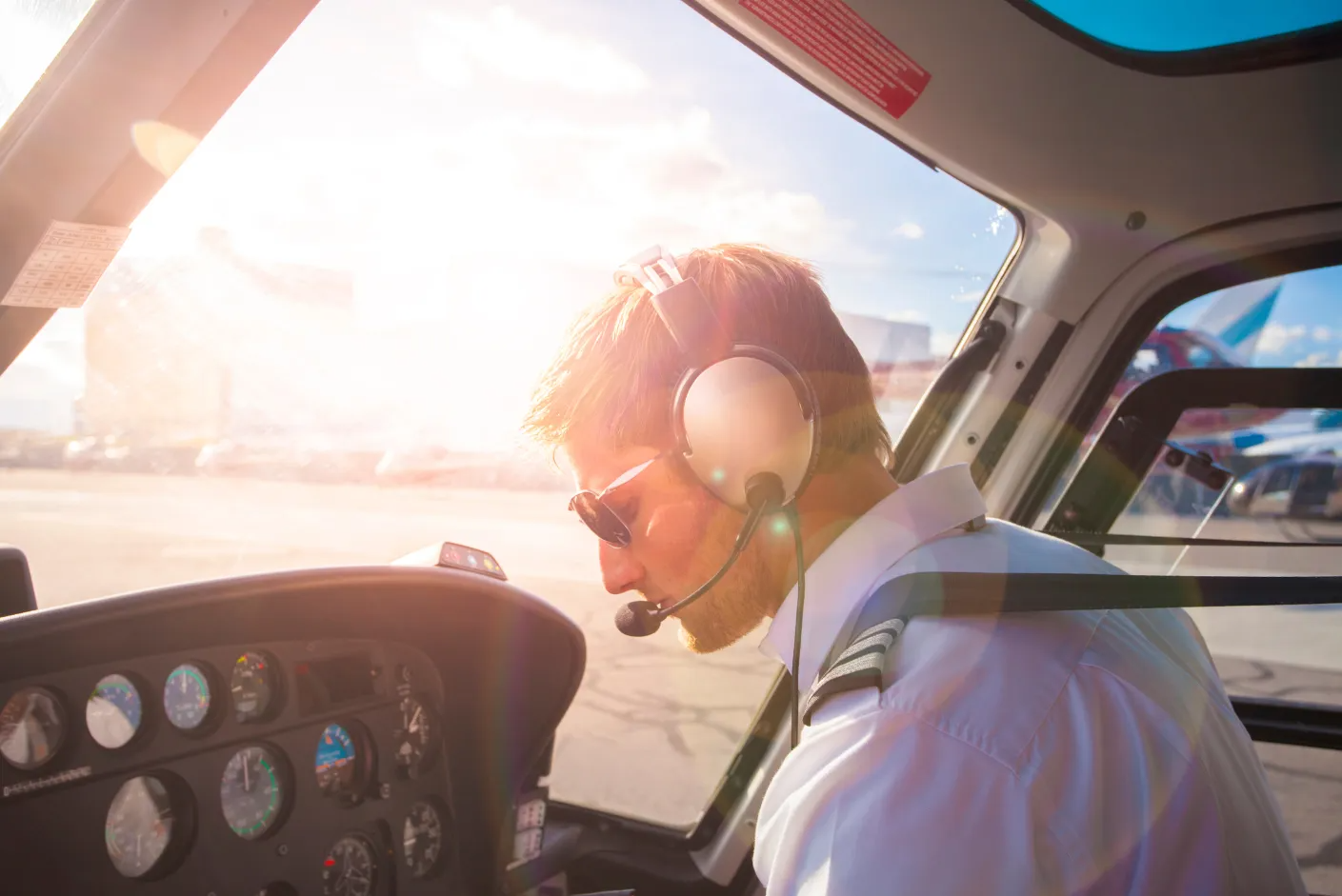 "Test ATPL Avión": Cómo aprobarlo con el examen oficial en España "Test ATPL Avión": Cómo aprobarlo con el examen oficial en España