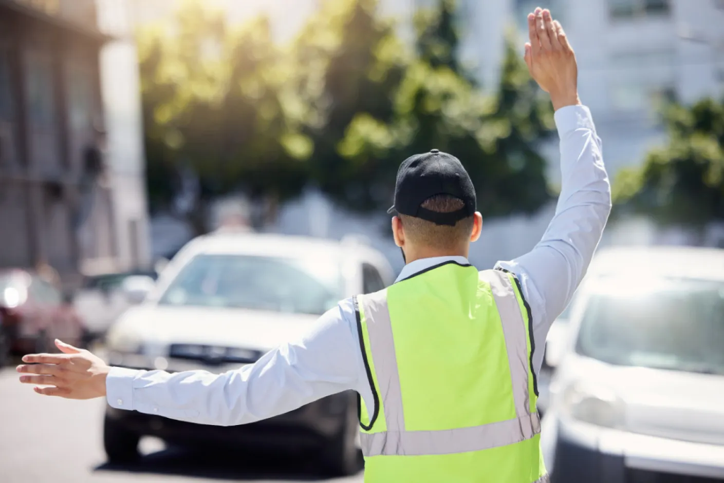Here is Study guide of the traffic marshal test questions in the United Kingdom