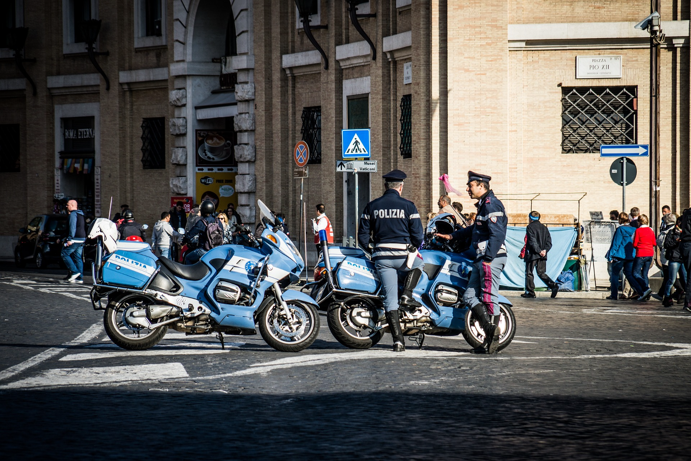 Concorso Polizia Municipale Napoli: Preparati per il concorso con risorse utili e strategie efficaci per superare l'esame Concorso Polizia Municipale Napoli: Preparati per il concorso con risorse utili e strategie efficaci per superare l'esame