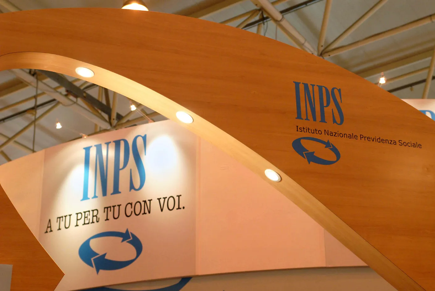 Concorso INPS professionisti legali 2025: Prepara i tuoi studi e supera il concorso con successo Concorso INPS professionisti legali 2025: Prepara i tuoi studi e supera il concorso con successo