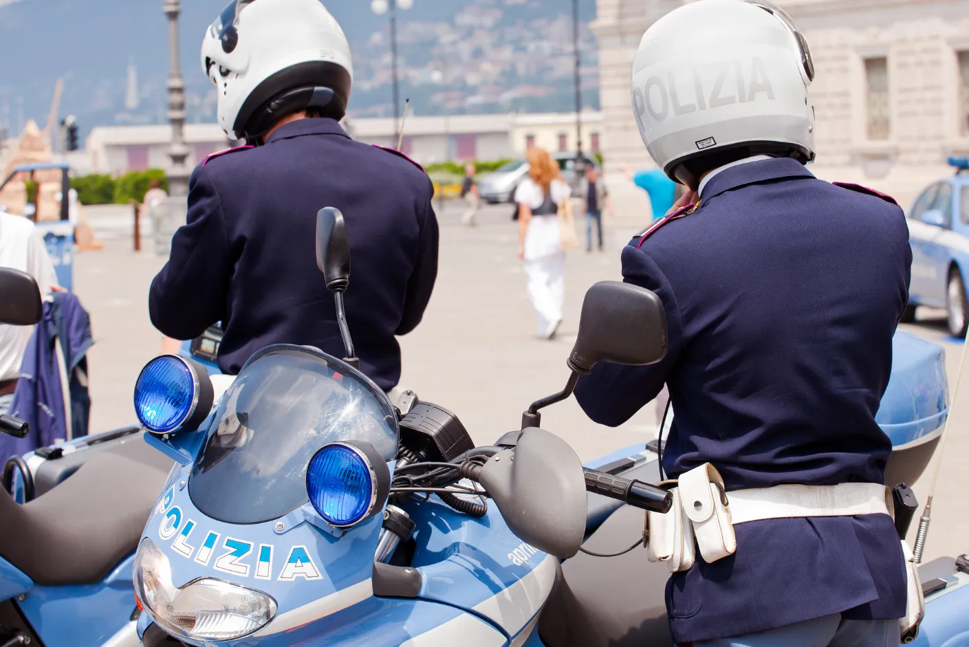 Aspiranti agenti di Polizia che studiano per il concorso Polizia di Stato